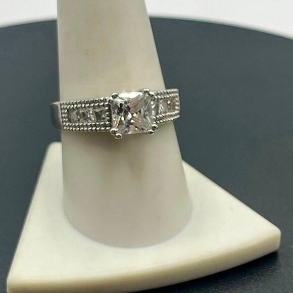 NV Vintage Sterling Silver Round Prong Set Cubic Zirconia Ring Sz 9.5 - Picture 1 of 9